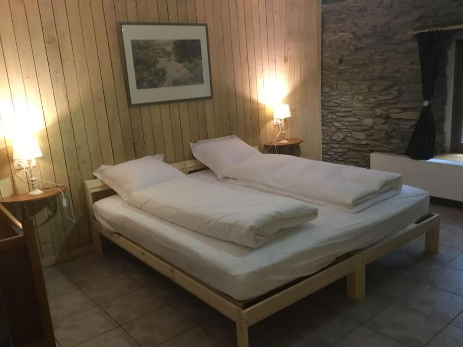 Gite Les 7 Frenes Vaux-sur-Sure Exterior foto